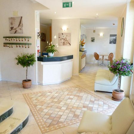 Hotel Monti Riccione Buitenkant foto