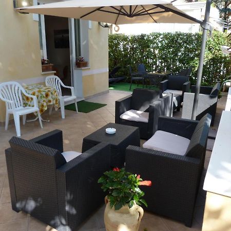 Hotel Monti Riccione Buitenkant foto