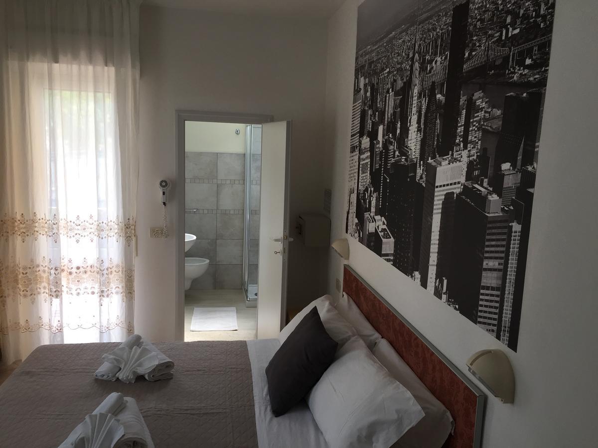 Hotel Monti Riccione Buitenkant foto