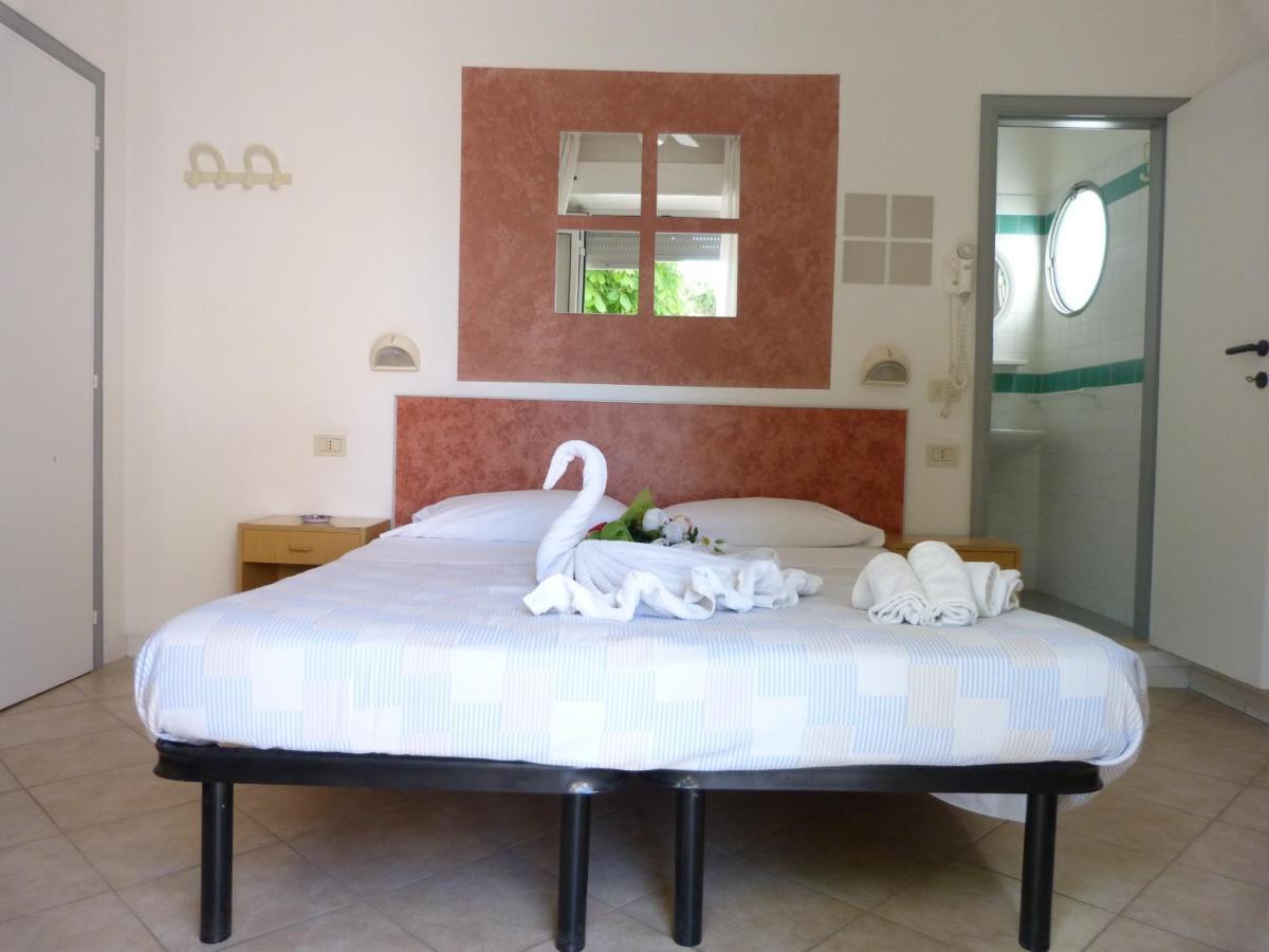 Hotel Monti Riccione Buitenkant foto